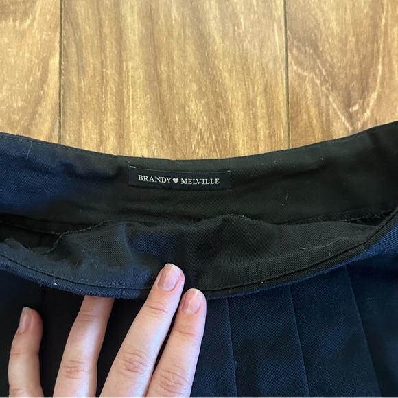 Brandy Melville pleated skirt - Picture 5 of 5